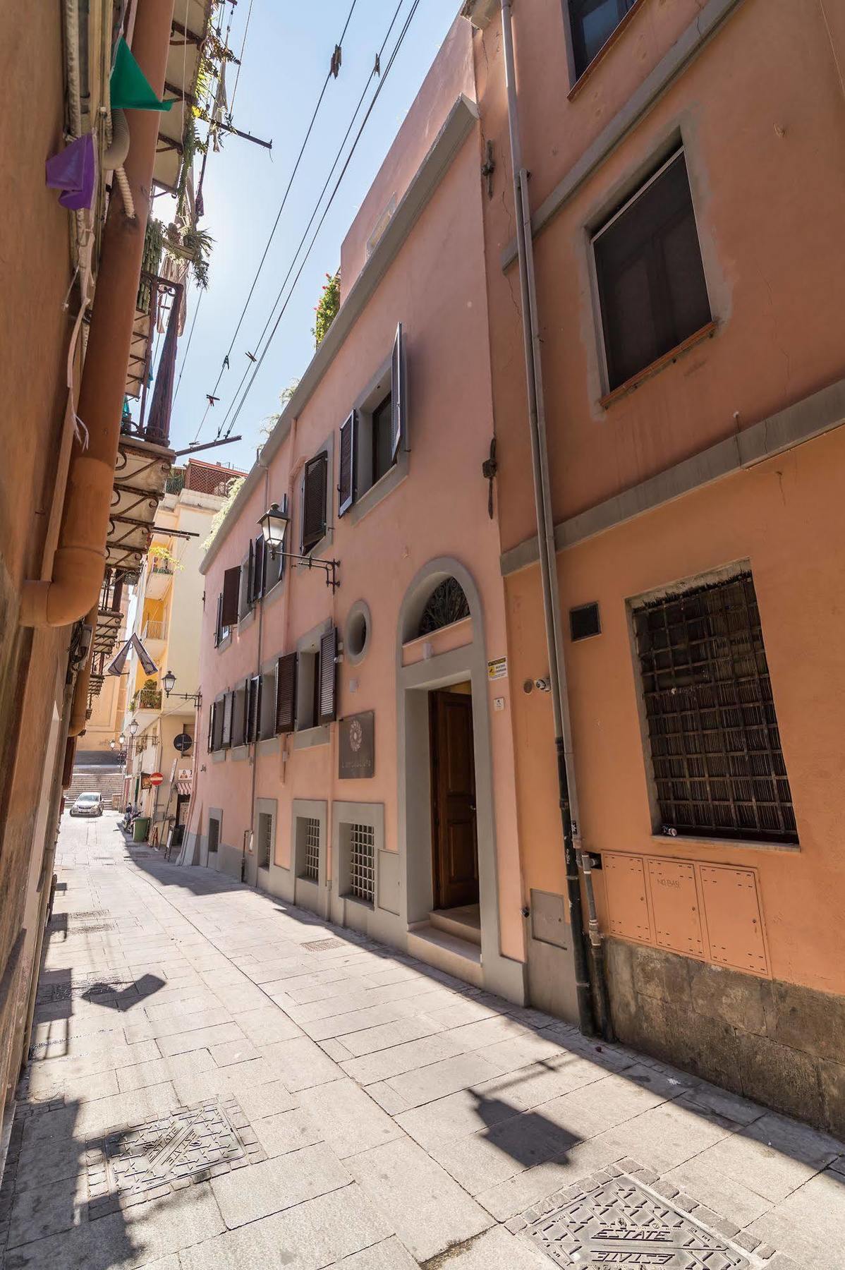 L'Ambasciata Hotel De Charme Cagliari Exteriör bild